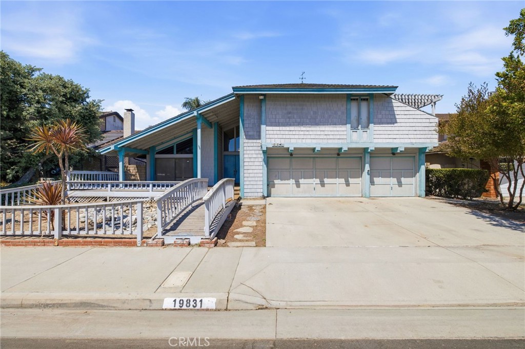 19831 Flagstone, Huntington Beach, CA — sold by The Aventus Group